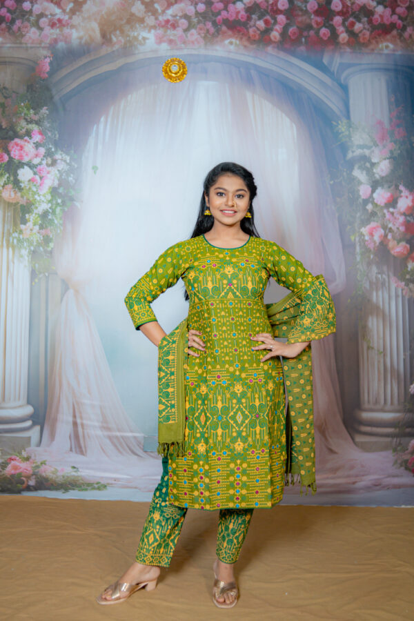ladies three pice new colletion